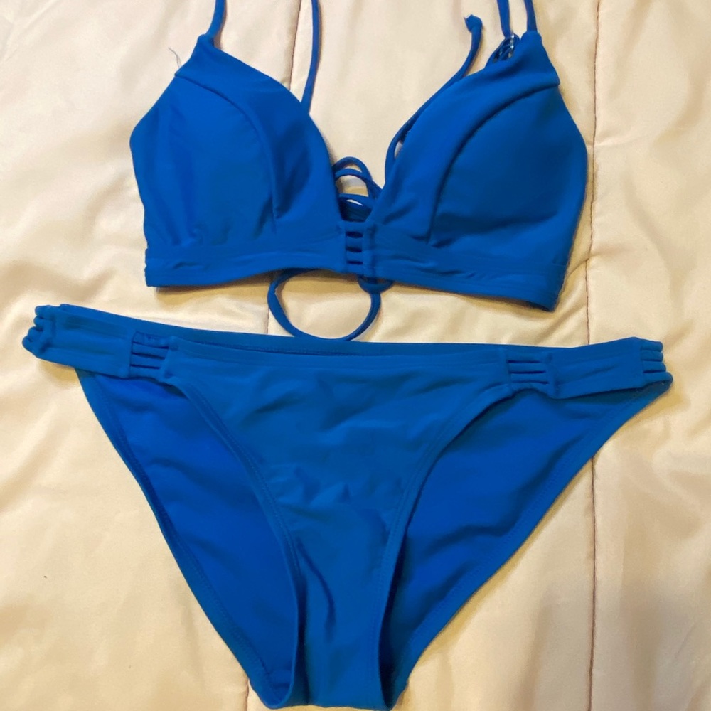 Blue Bikini - Picture 4 of 4